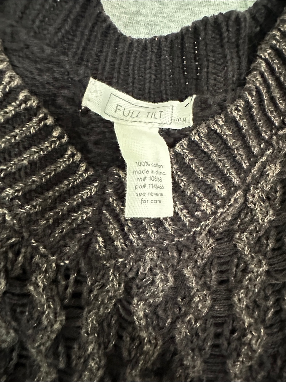 🏰 Bundle of 4 Woman’s Top/Sweater/Sweatshirts Size Medium - Picture 3 of 6